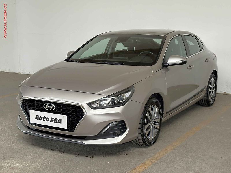 Hyundai i30 (2019) 1.4 T-GDi, 1.maj,ČR, Trikolor - fotka 3 z 15