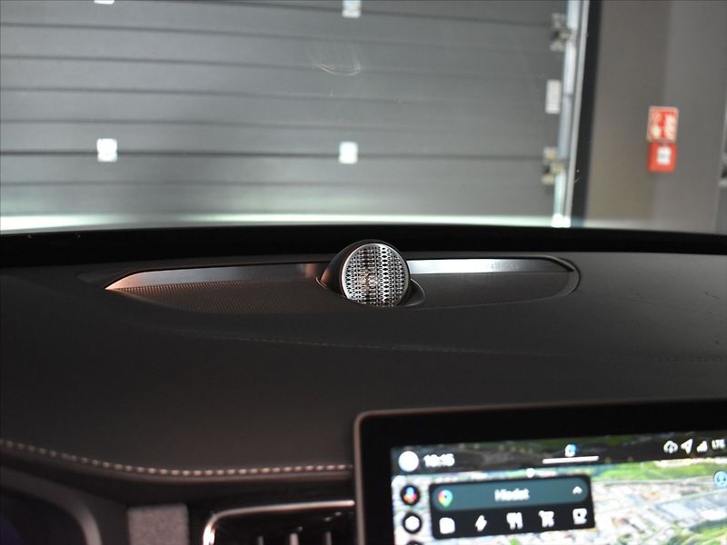 Volvo XC90 2,0 T8 AWD Ultra B&W,Vzduch - fotka 18 z 29