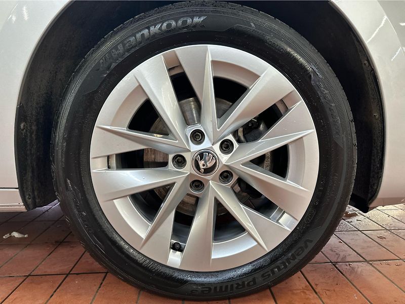 Škoda Octavia 2,0TDi 110kW STYLE KOMFORT DSG - fotka 23 z 25