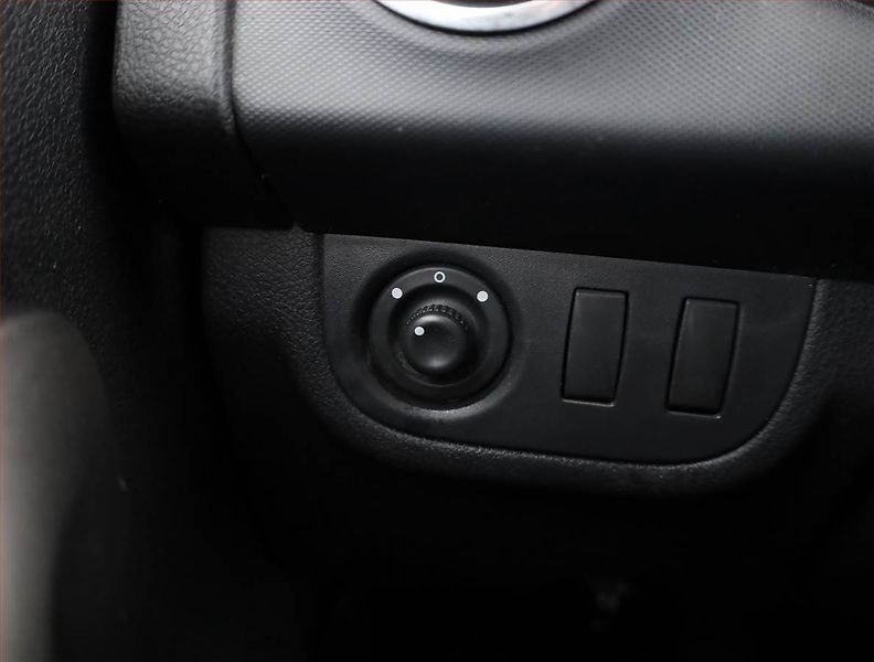 Dacia Logan (2015) 1.2 16V, nová STK, Tažné - fotka 11 z 12