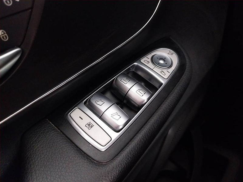 Mercedes-Benz Třídy V (2015) 220 CDI - fotka 18 z 26