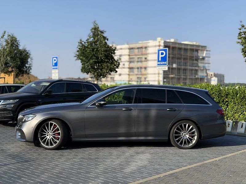 Mercedes-Benz Třídy E 220d 143 kw/AMG line - fotka 2 z 23