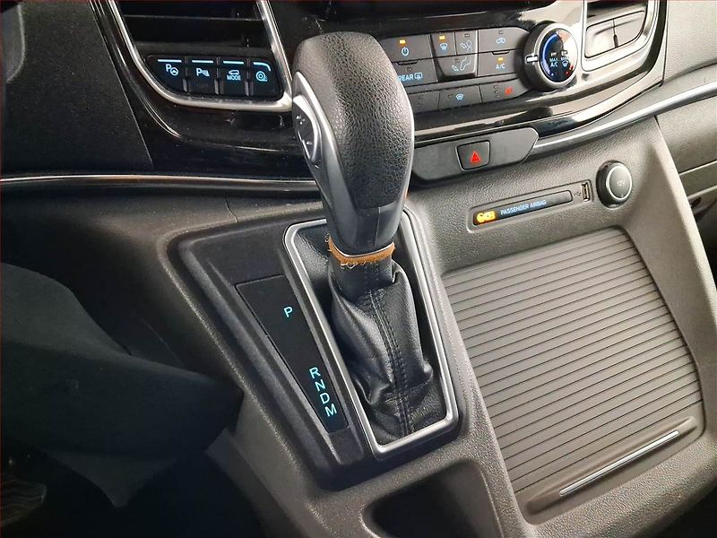 Ford Tourneo Custom (2019) Titanium 2.0 EcoBlue, ČR, DPH - fotka 13 z 23
