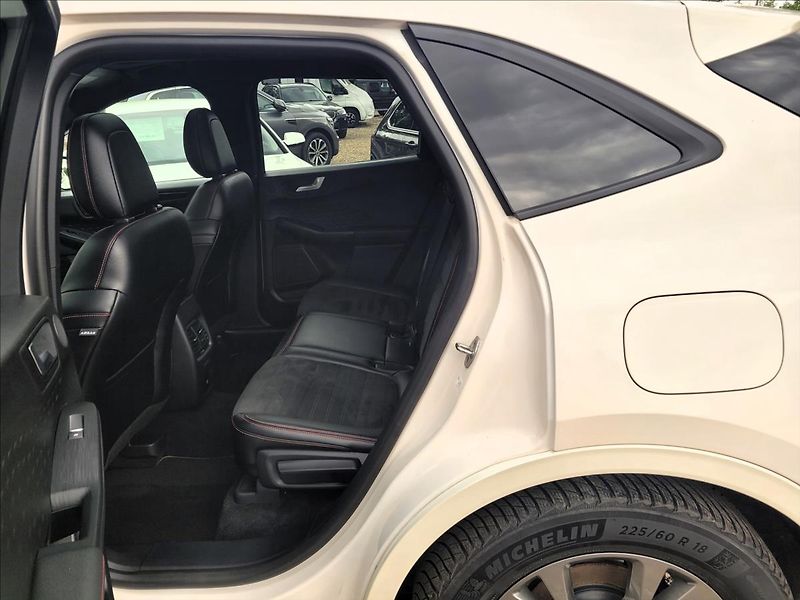 Ford Kuga 1,5 Již není k dispozici - fotka 14 z 50