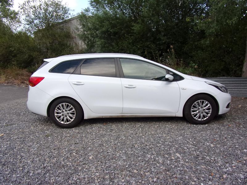 Kia Ceed 1.4 CRDi 66kW PŮVOD ČR  2xKOLA - fotka 4 z 23