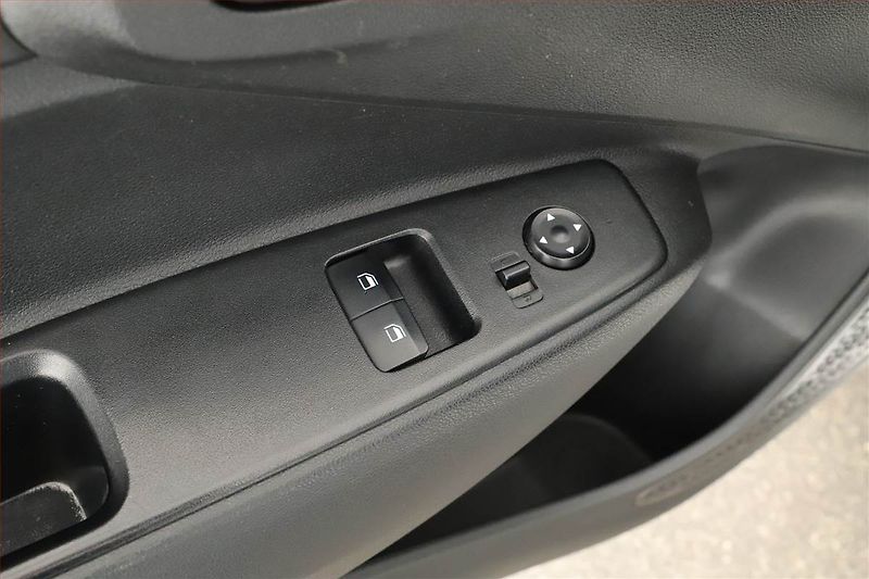 Hyundai i10 (2021) 1.0, Tempomat - fotka 9 z 12