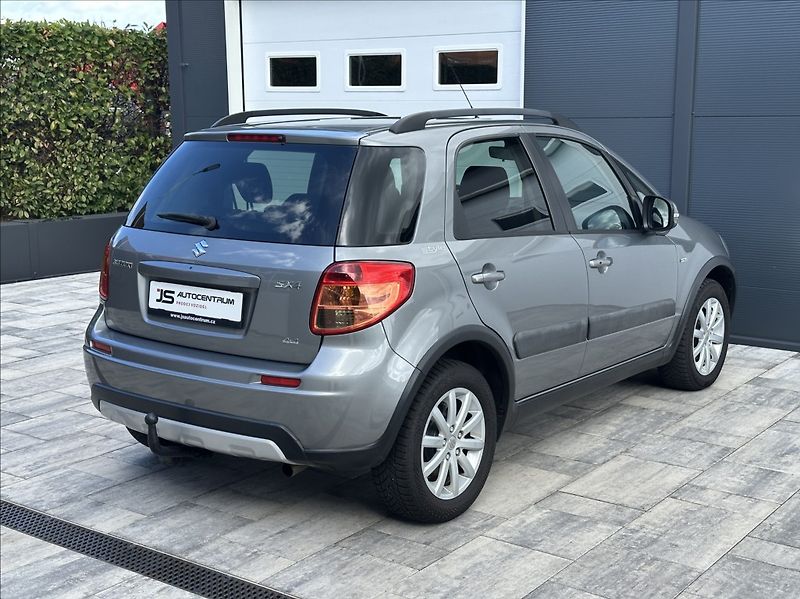 Suzuki SX4 2,0 DDiS 135PS  Style 4x4 - fotka 7 z 51