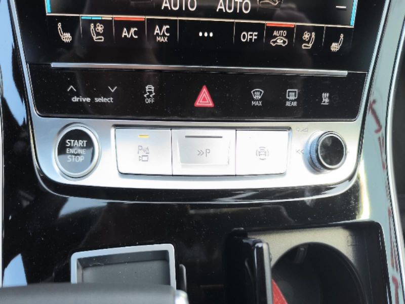 Audi Q7 3.0 TDi S-Line - fotka 16 z 23