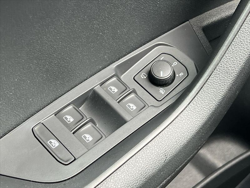 Škoda Karoq 1,5 TSi 110kW 7DSG AMBITION FR - fotka 20 z 27