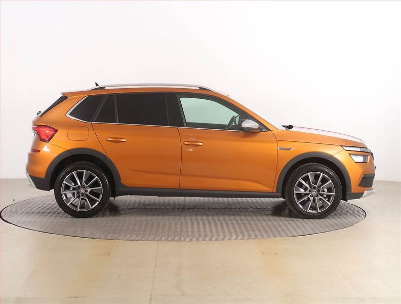 Škoda Kamiq (2022) Scoutline 1.0 TSI - fotka 6 z 19