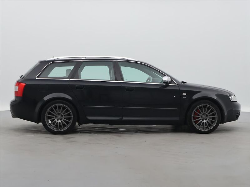 Audi S4 4,2 V8 253kW Quattro Recaro - fotka 8 z 27