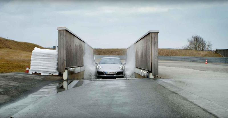 Testování nových modelů Porsche ve Weissachu.