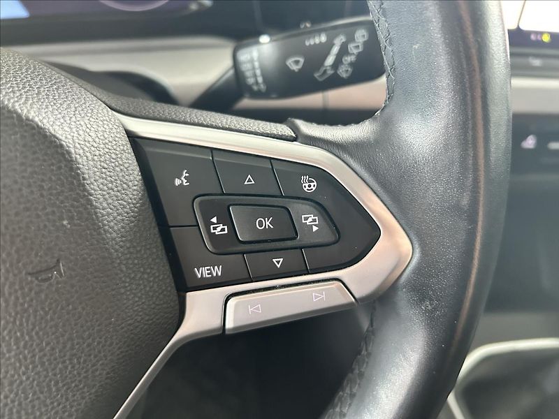 Volkswagen Golf 1,5   TSI,96kW,SERVISKA,LIFE - fotka 11 z 28