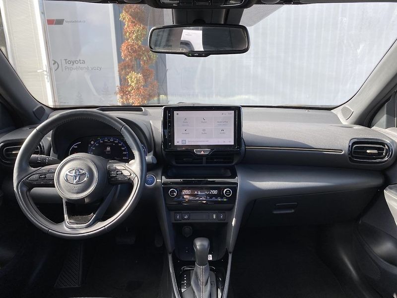 Toyota Yaris Cross 1.5HEV, ČR, Adventure, 4x4 - fotka 13 z 30