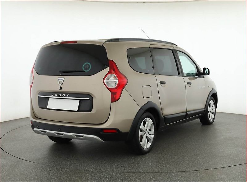 Dacia Lodgy (2020) Stepway 1.3 TCe, 7 míst - fotka 5 z 20