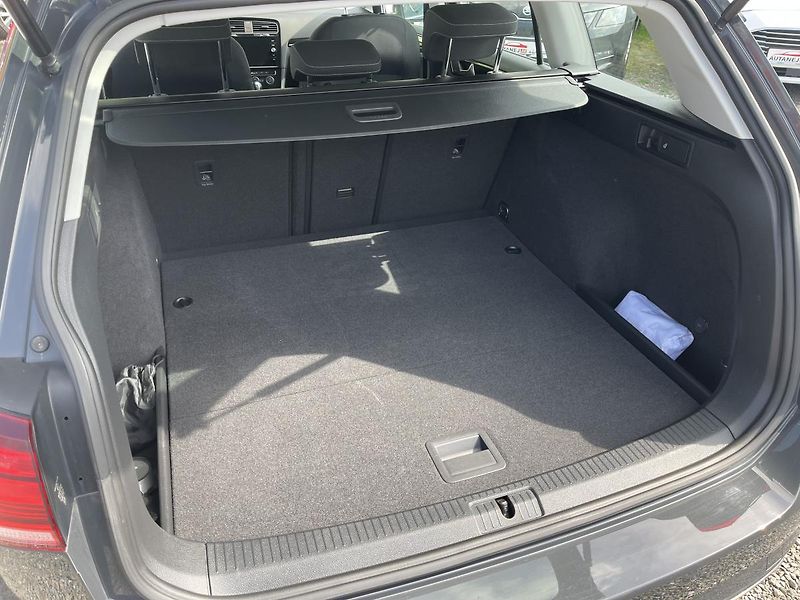 Volkswagen Golf 2.0TDi DSG HIGHL-NEHAV-Dph-ČR! - fotka 17 z 40