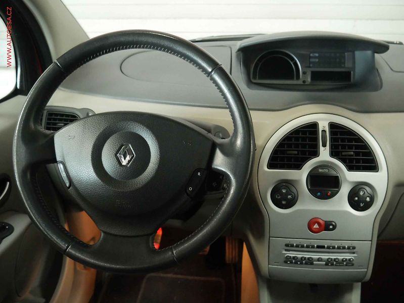 Renault Modus (2005) 1.6i, AC - fotka 11 z 19