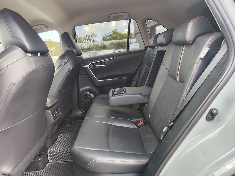 Toyota RAV4 2.5 HEV/163kW Adventure e-CVT - fotka 12 z 30