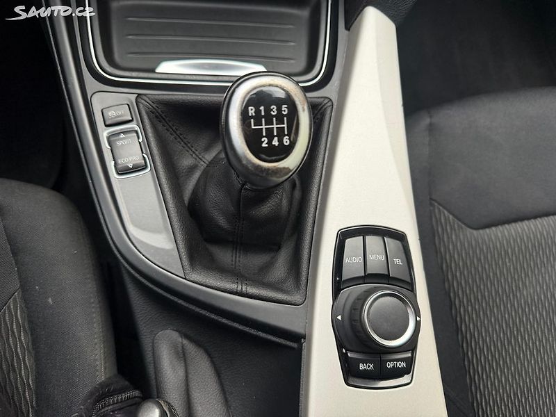 BMW Řada 3 (2014) 316i, 100kw Původ ČR - fotka 20 z 21