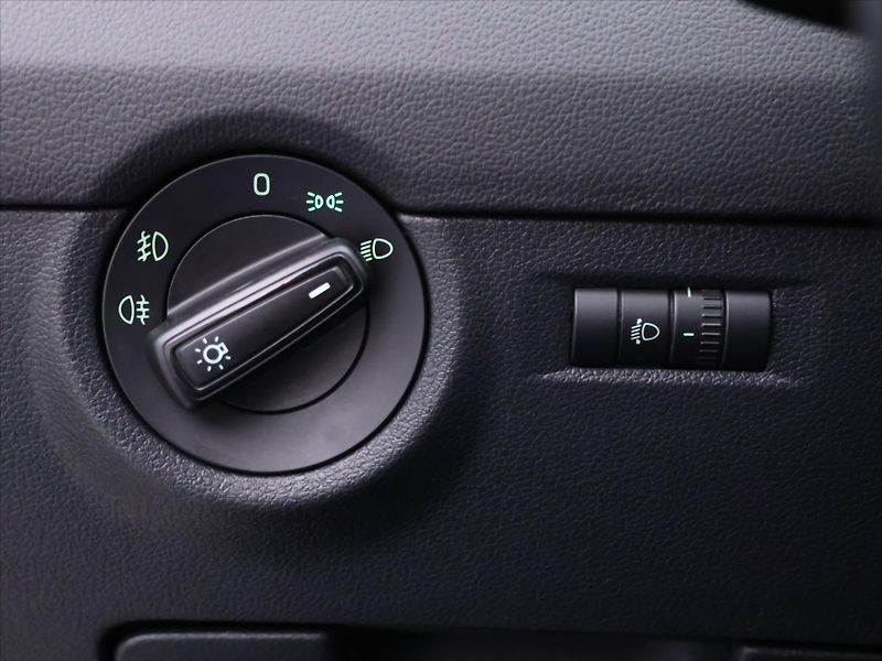 Škoda Octavia 1,6 TDI Ambition Klima Tempoma - fotka 15 z 28