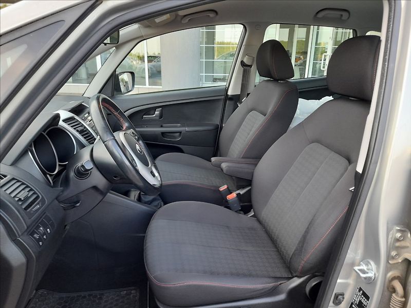 Kia Venga 1,4 i - fotka 10 z 18