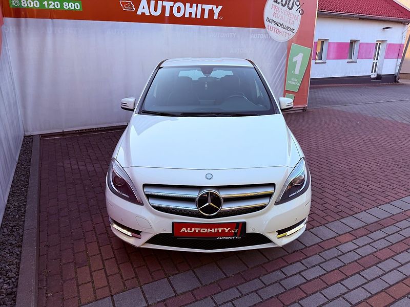 Mercedes-Benz Třídy B 180 Avantgarde 90 kW - fotka 2 z 27