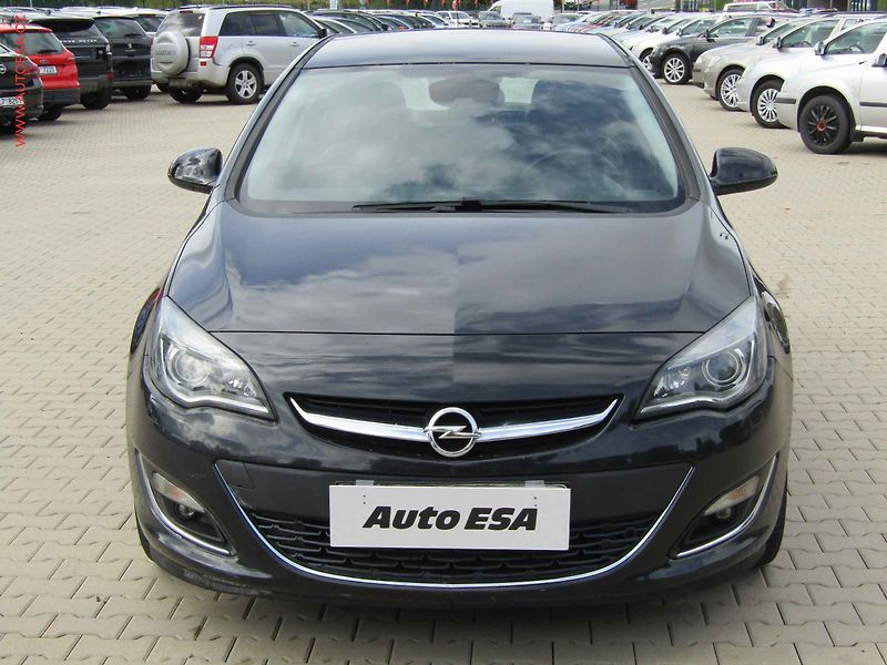 Opel Astra (2014) 2.0CDTi, Automat - fotka 2 z 21