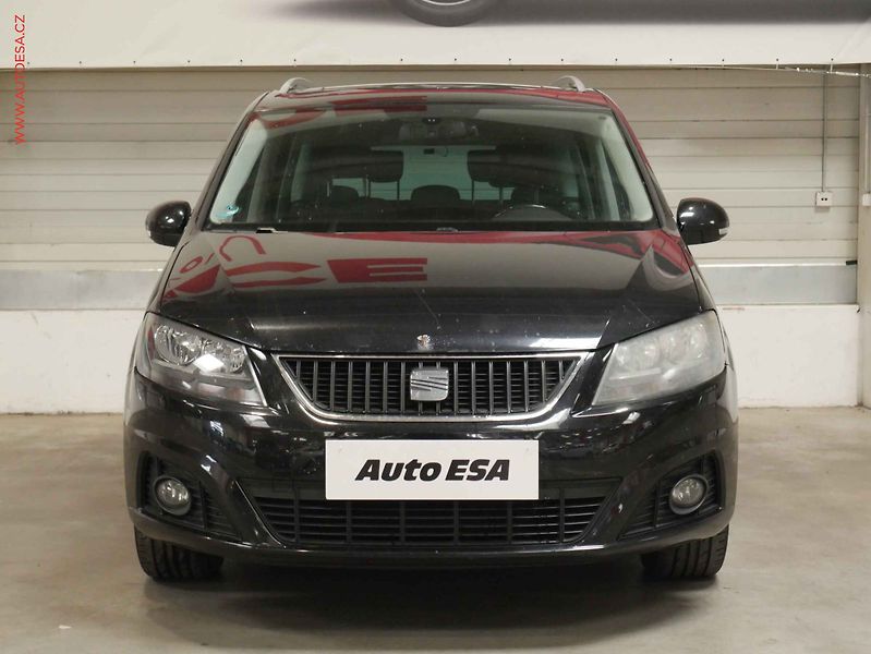 Seat Alhambra (2011) 2.0 TDi 7míst, Navi, panor. - fotka 2 z 23