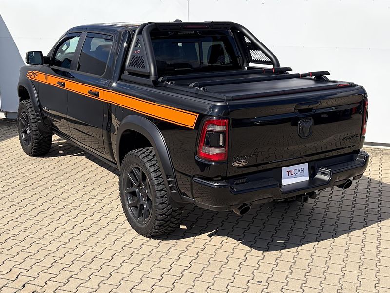 RAM 1500 (2024) Laramie 5.7 V8 HEMI LIFT - fotka 4 z 49
