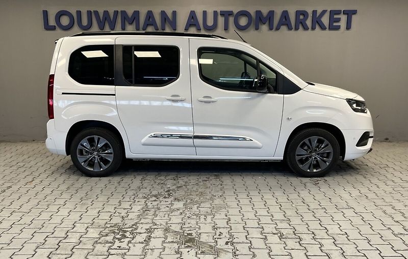 Toyota ProAce City Verso 1,5 8AT FAMILY L1 PANO - fotka 3 z 17