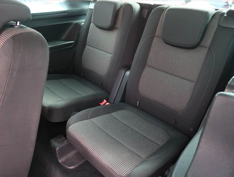 Volkswagen Sharan (2015) 2.0 TDI, 7 míst, Navi - fotka 20 z 28