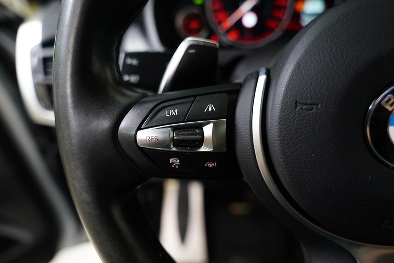 BMW X5 - fotka 15 z 26
