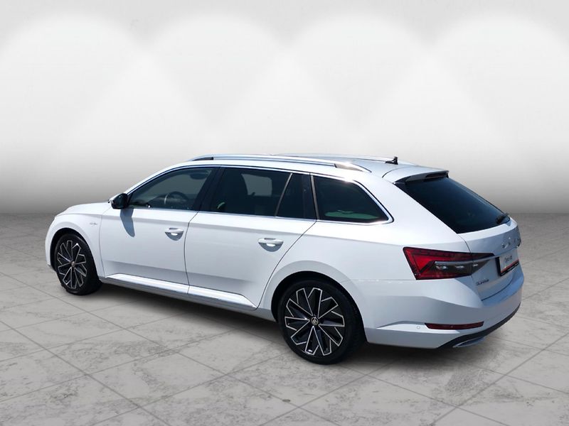 Škoda Superb Combi 2,0 TDI L&K TD 147 kW DS - fotka 7 z 30