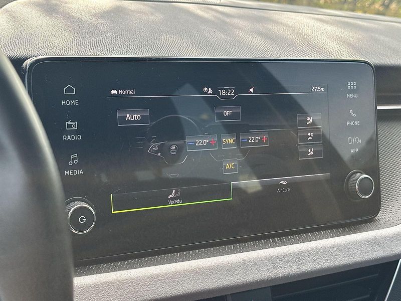 Škoda Scala (2024) 1.0 TSI DSG Top Selection - fotka 13 z 31