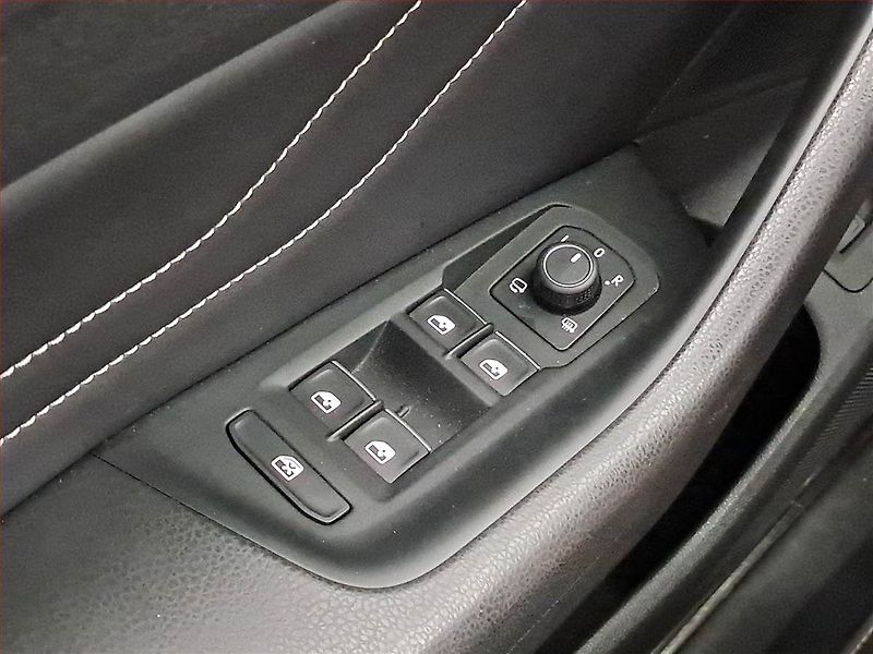 Volkswagen Arteon (2021) R-line 2.0 TSI - fotka 23 z 24