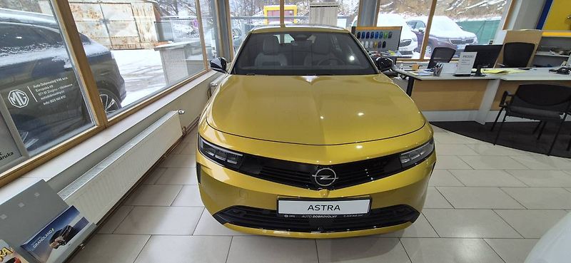 Opel Astra Edition HB 1.2 TURBO (96kW/130 - fotka 8 z 32