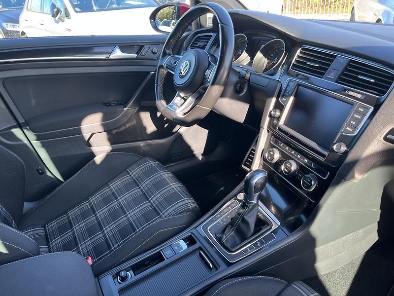 Volkswagen Golf (2016) GTD 2.0 TDI DSG 135 KW - fotka 17 z 25