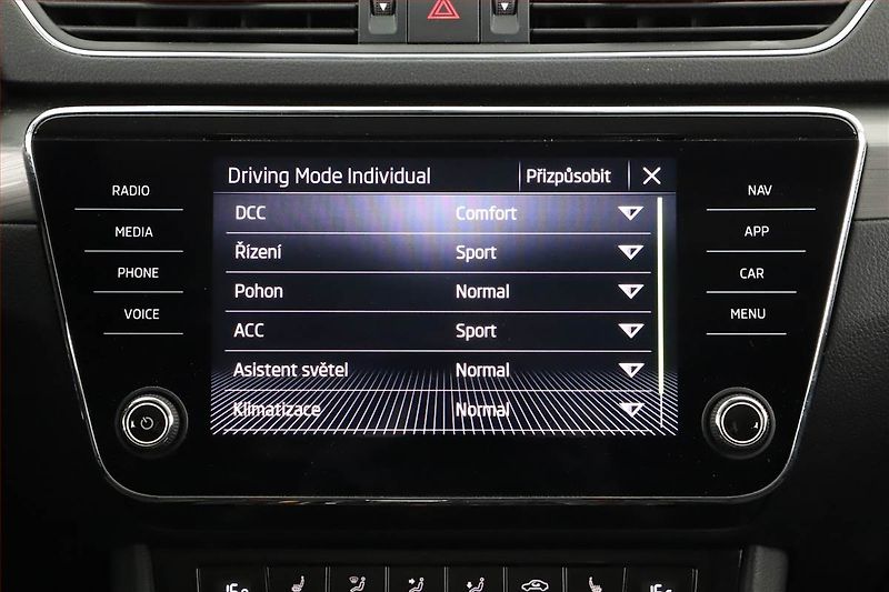 Škoda Superb (2021) Style 2.0 TDI - fotka 14 z 20