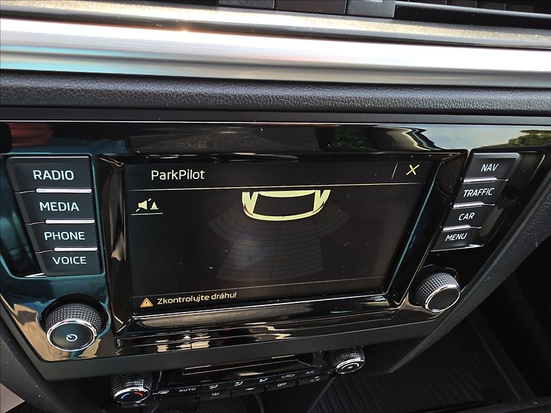 Škoda Rapid 1,0 TSi 70KW Ambition + NAVI T - fotka 20 z 42