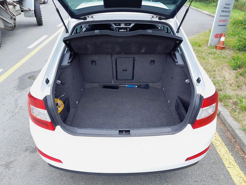 Škoda Octavia 2.0 TDI 4x4 110 kW - fotka 5 z 24