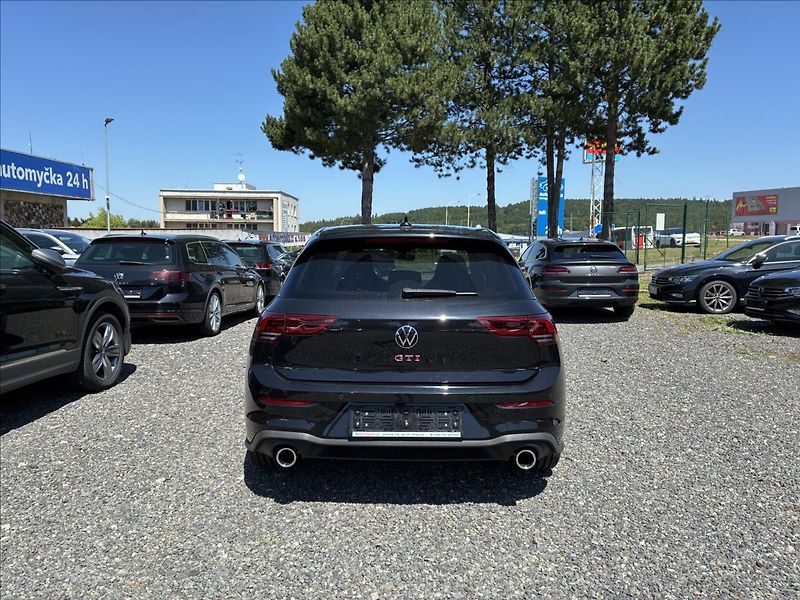 Volkswagen Golf 2,0 TSI 180 KW GTI - fotka 5 z 27