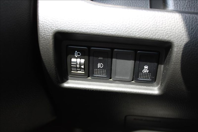 Suzuki Swift 1,2 i  4 x 4, SERVISKA - fotka 16 z 31