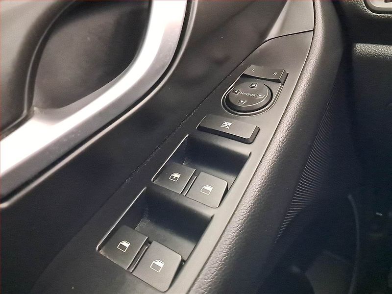 Hyundai i30 (2018) 1.0 T-GDI, Tempomat - fotka 16 z 16