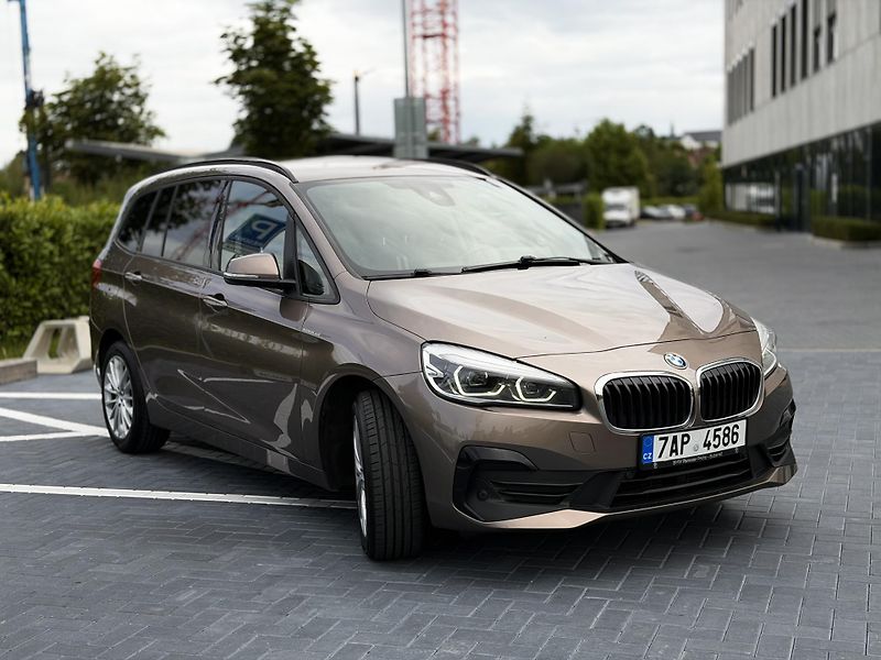 BMW Řada 2 (2019) 2.0 110 kw/DPH/7 míst - fotka 6 z 27