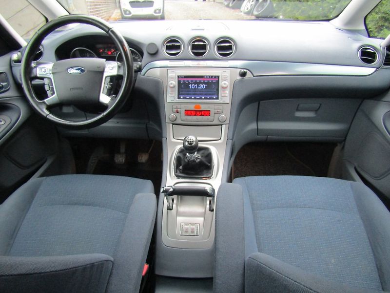 Ford Galaxy (2006) 2.0 TDCi 96kW  ZIMNÍ PNEU 7MÍS - fotka 15 z 40