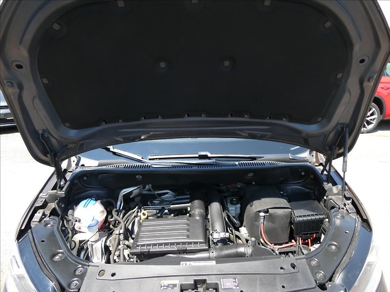 Volkswagen Caddy 1,4 TSi 92kW webasto, serviska - fotka 35 z 44