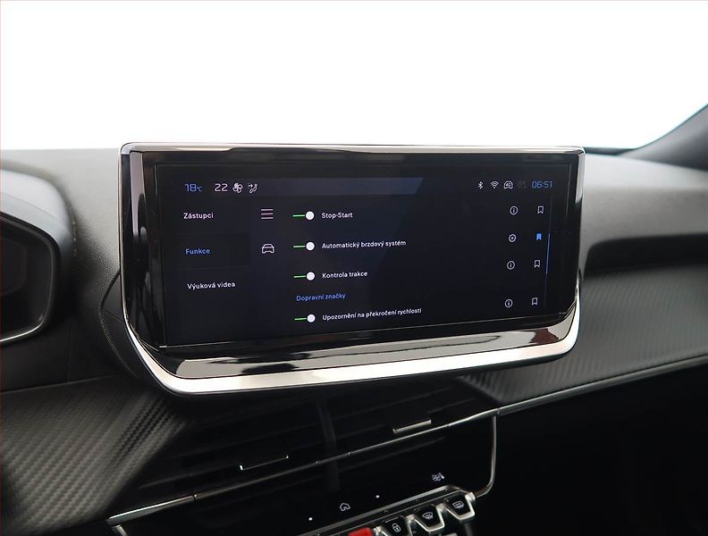 Peugeot 2008 (2025) 1.2 PureTech - fotka 18 z 26
