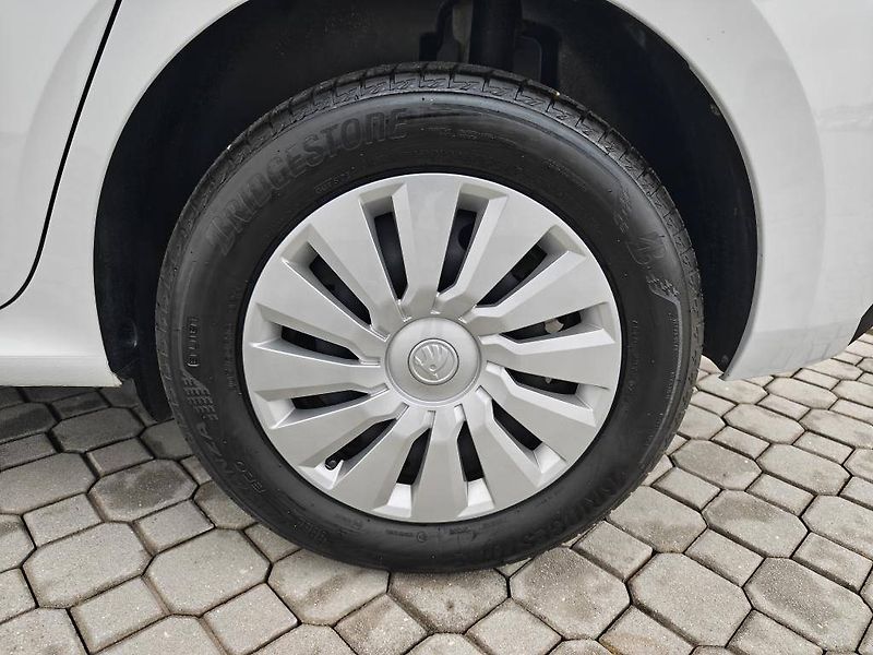 Škoda Kamiq Selection 6MP 1,0TSI - fotka 20 z 22