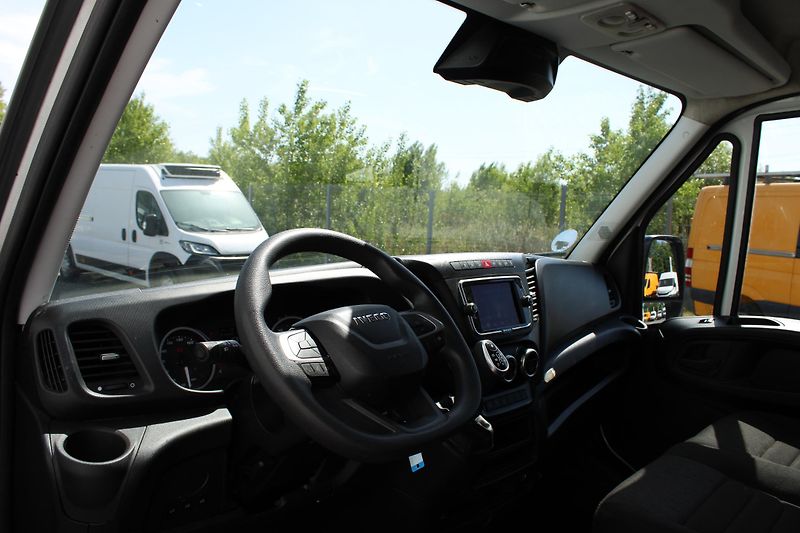 Iveco Daily 35S160 2,3 Hi-Matic XXL 18cm3 - fotka 9 z 22