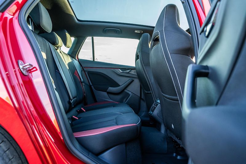 Škoda Scala (2021) Monte Carlo 1.5 TSI, TOP stav - fotka 5 z 29